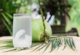 Acqua di cocco: benefici e proprietà